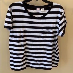 Worn once striped Levi’s tee XL boxy fit